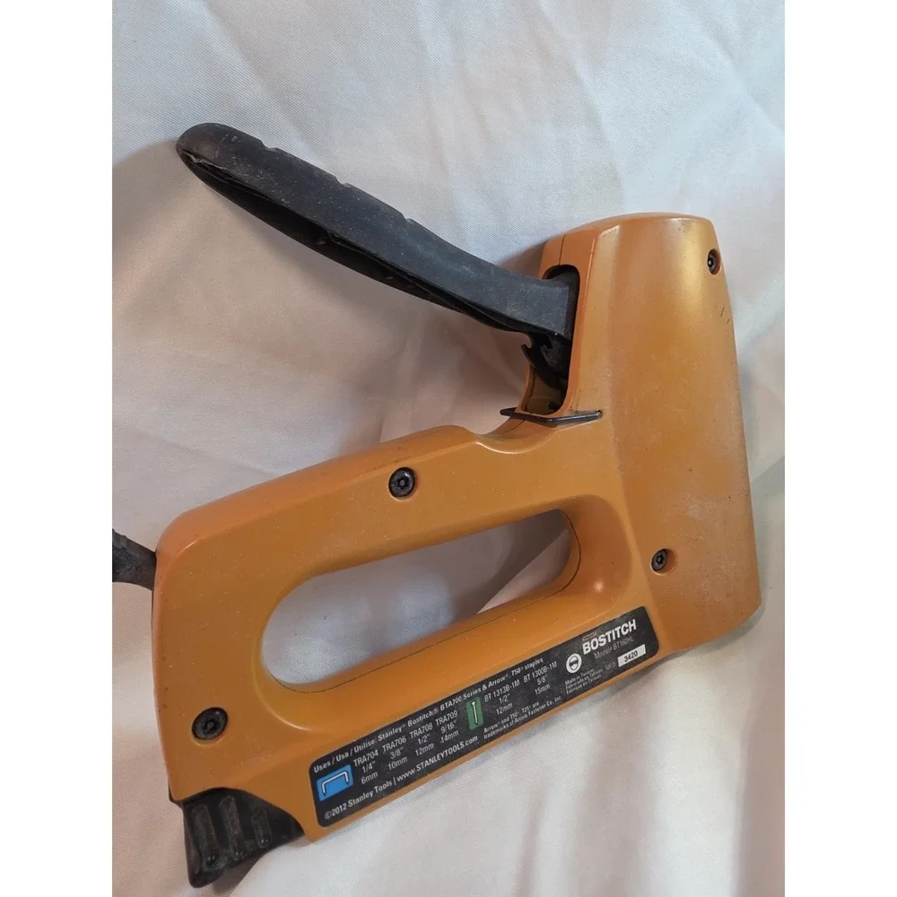 Bostitch 2-in-1 Brad Nailers & Staple Gun -Heavy Duty & Universal Fit- #BT160HL